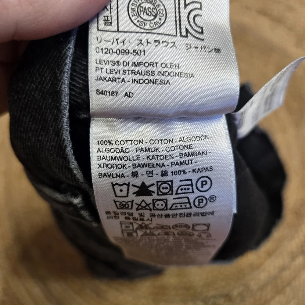 Levis 100% cotton
